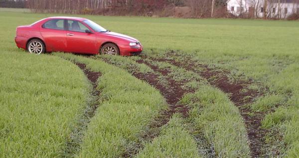 Kurede efter sporene at dmme sidelns p marken